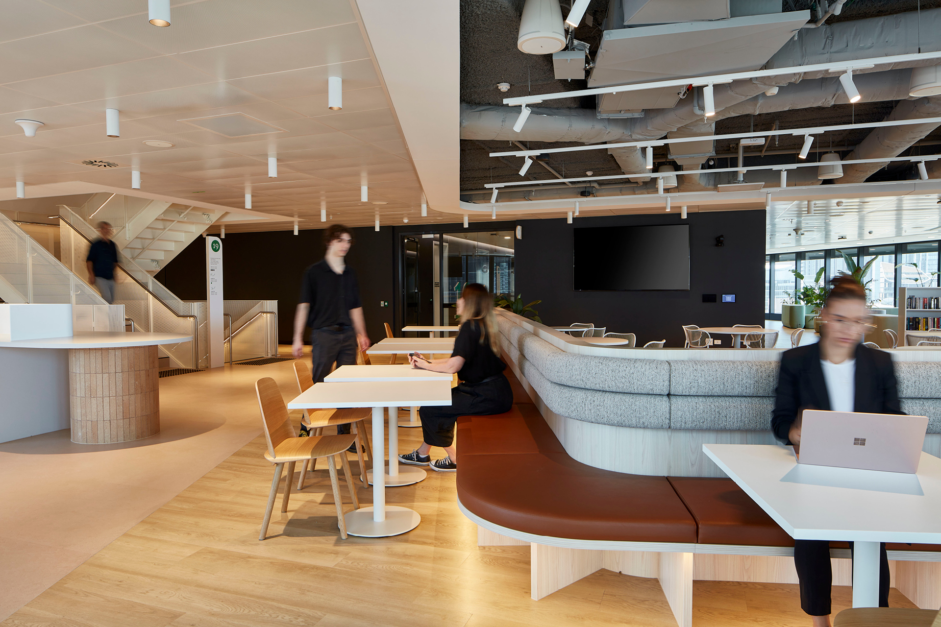 Enterprise 320 metal panel base build ceiling featuring throughout Insignia Financial fitout at Parkline Place Tower